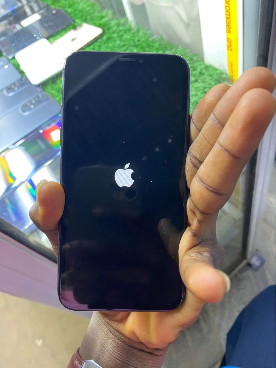 A picture of IPhone X no Face ID