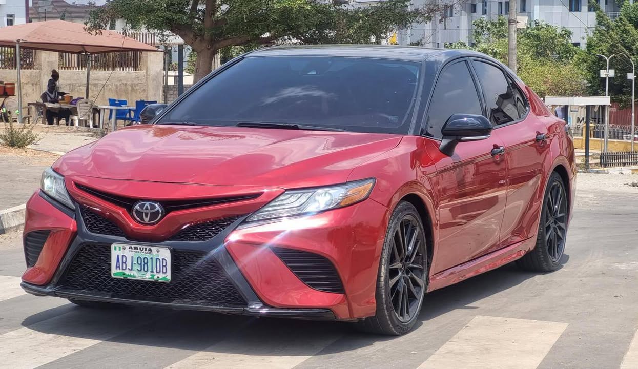 A picture of EXTREMELY SHARP 2019 TOYOTA CAMRY XSE KEYLESS WITH PANORAMIC AND