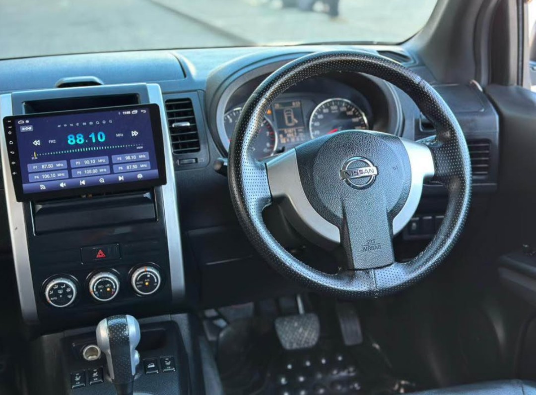 A picture of 2011 Nissan x trail