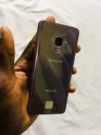 A picture of Samsung S9 Galaxy Tsh. 210 000 Call 0627428481