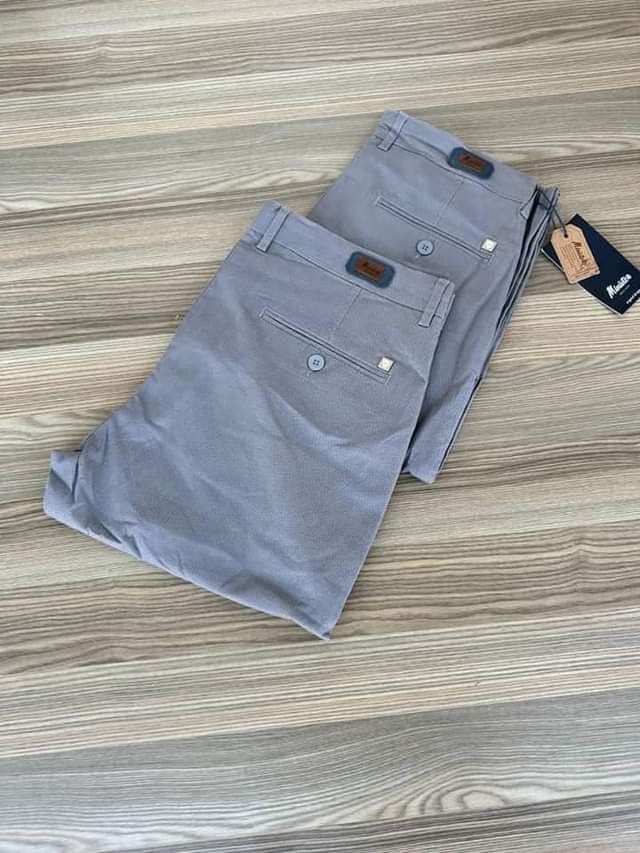A picture of Khakis
