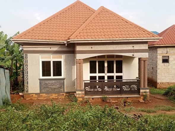 A picture of HOUSE ON QUICK SALE 58M UGX IN MATUGGA KAVULE 0758339457