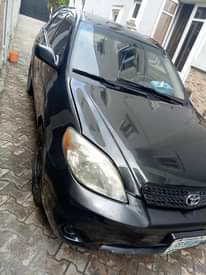 A picture of Toyota matrix 06