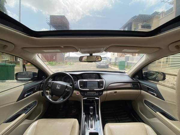 A picture of TOKS STANDARD FULL 2017 HONDA ACCORD EX L KEYLESS DOUBLE