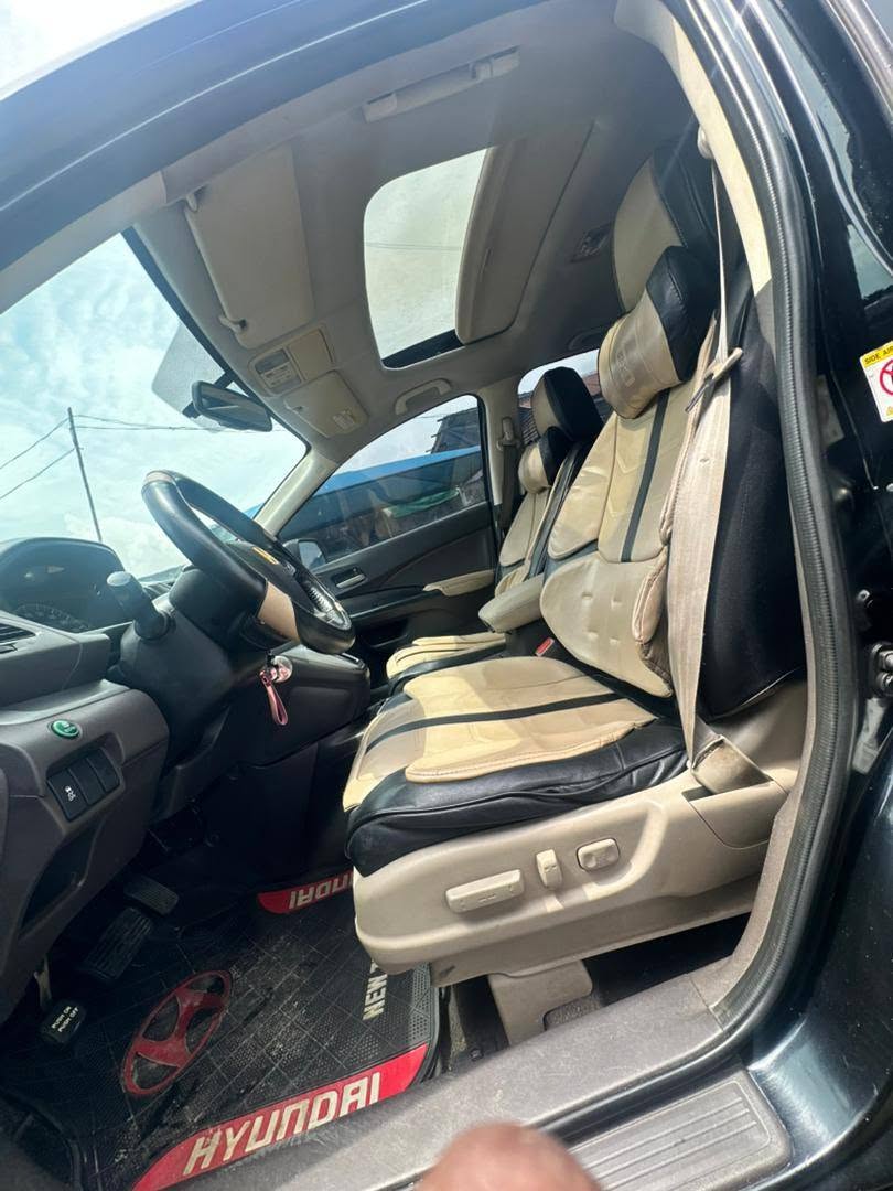 A picture of Honda CRV 08103041080