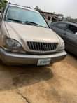 A picture of Clean Lexus Rx300 2002 accident free with a sound engine