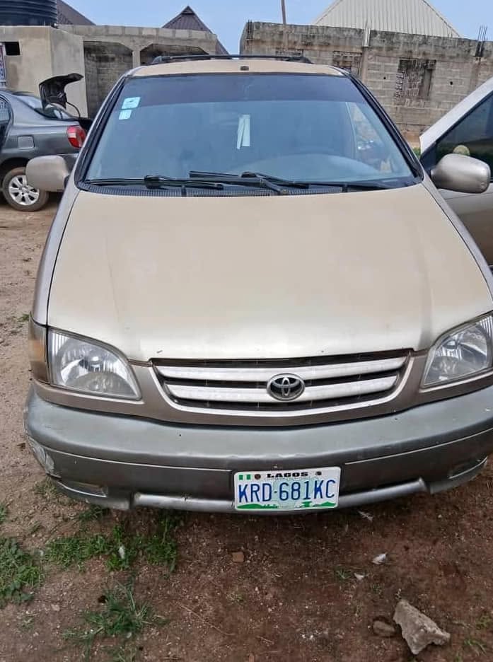 A picture of Firstbody Toyota Sienna perfect