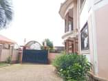A picture of Makindye kizungu posh flat on quick sale
