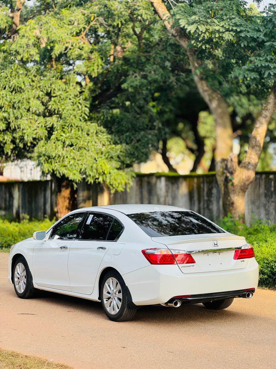 A picture of Direct Belgium Honda Accord 2013 With Original Custom Duty