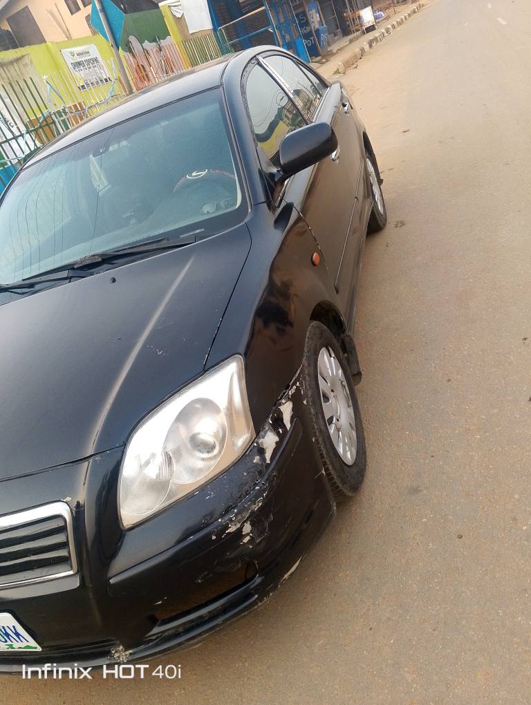 A picture of Toyota Avensis 07
