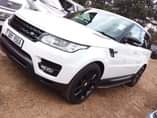 A picture of Range rover