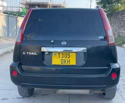 A picture of Nissan xtrail Dashboard kubwa Price mil 10.5 Full ac Clean