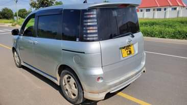 A picture of Toyota sienta