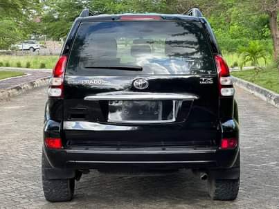 A picture of TOYOTA PRADO