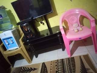 A picture of Glass tv stand on Quick Sale
