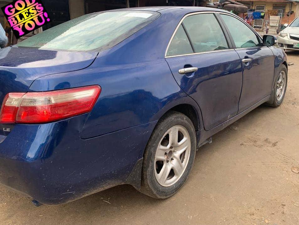 A picture of Toyota camry 08