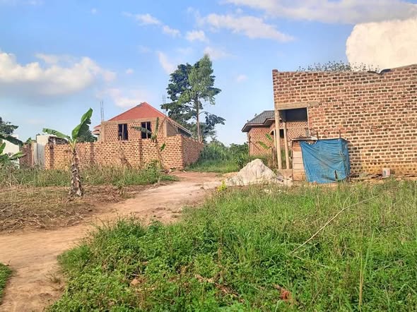A picture of Plot for sale at 2 8m ugx in Matugga kabale
