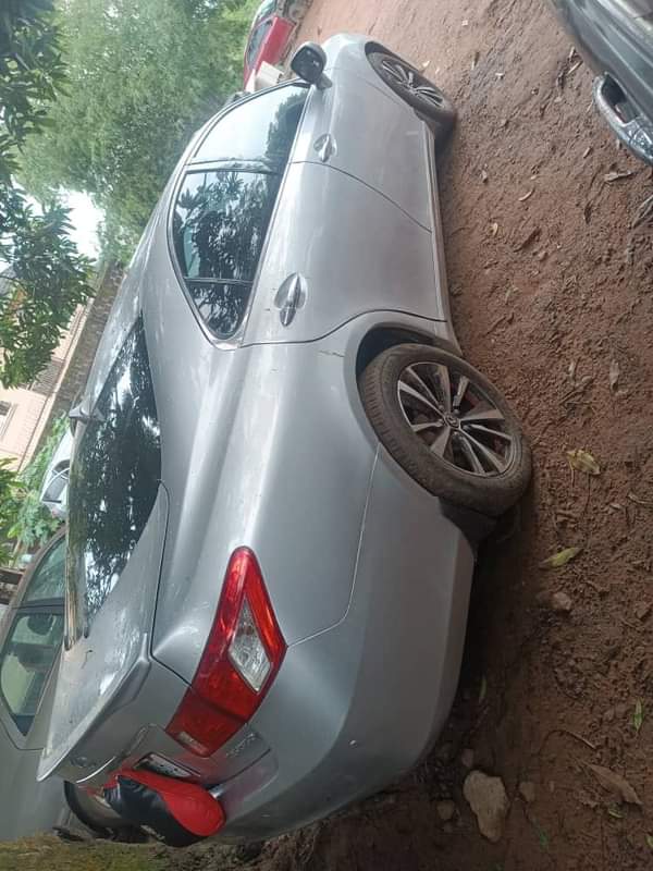 A picture of Highest grade Lexus Es 350 Everything is intact Untapped engine