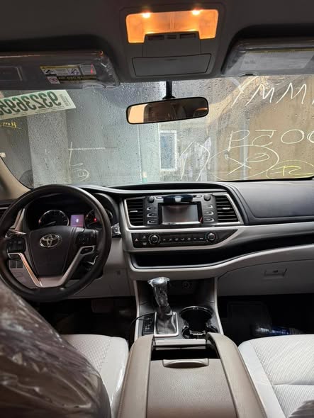 A picture of Highlander 2015 LE