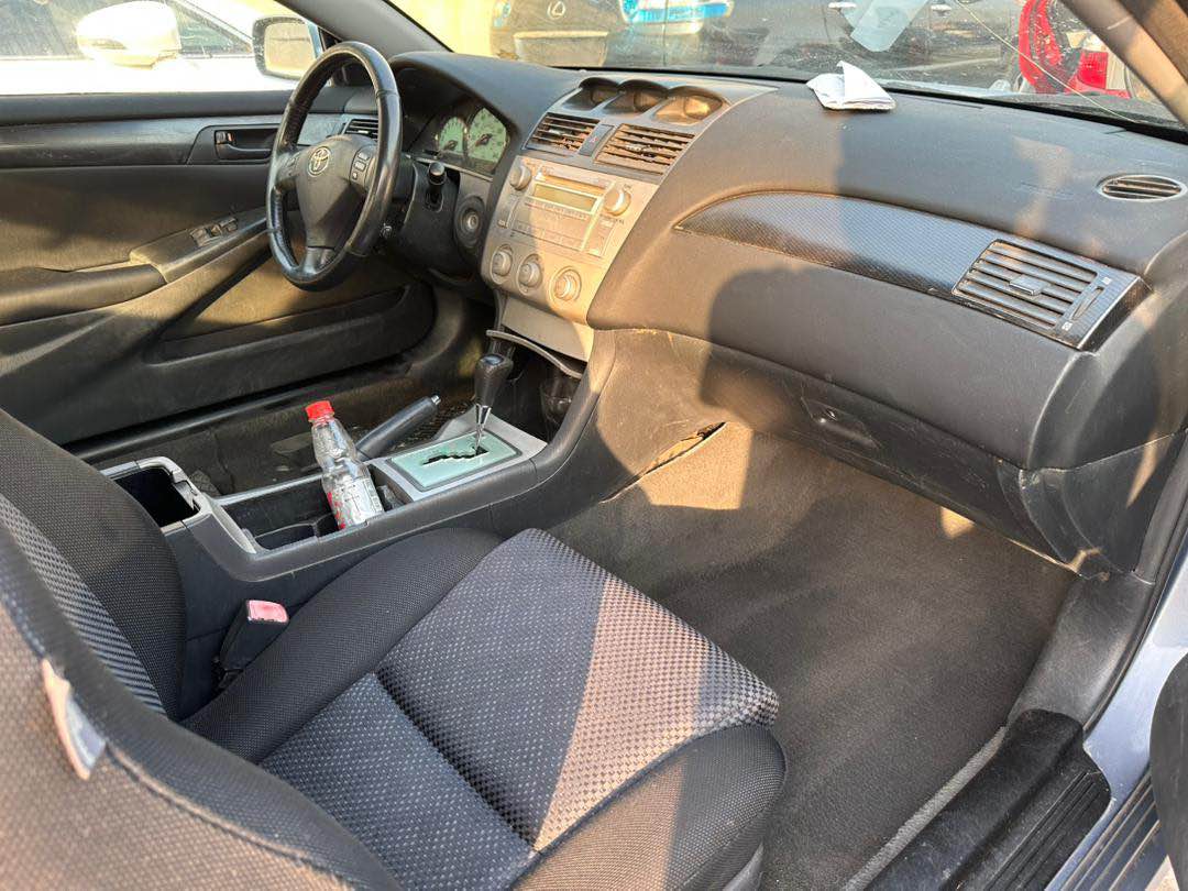 A picture of Toyota Solara 2005 Model