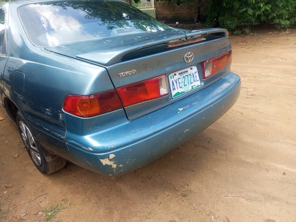 A picture of 2001 Camry envelope