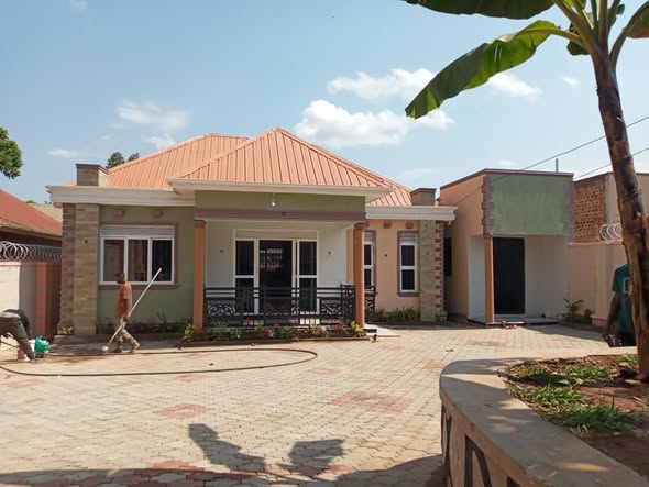 A picture of 3 BEDROOM HOUSE ONSALE