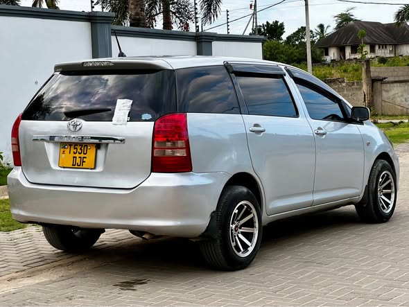 A picture of TOYOTA WISH