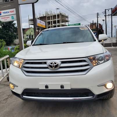 A picture of 2013 Toyota highlander