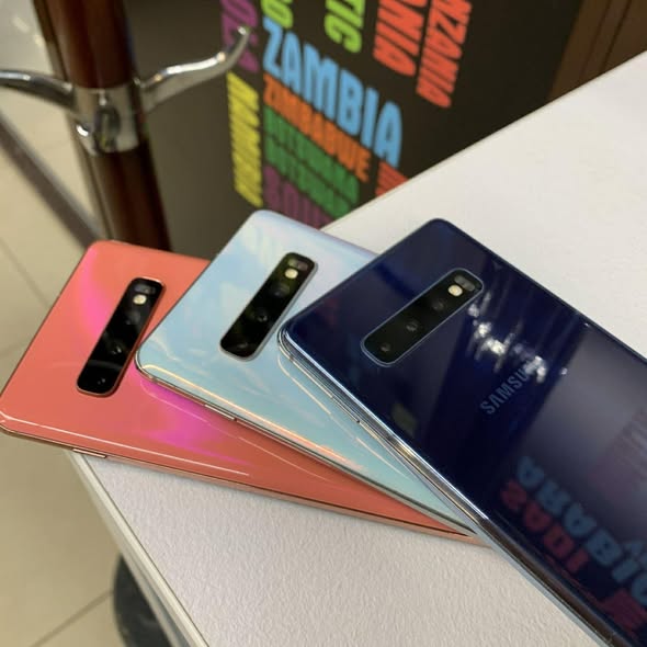 A picture of Samsung galaxy s10 plus