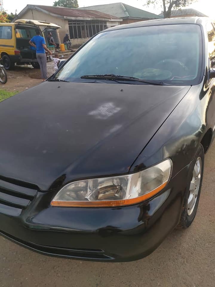A picture of Honda Accord 2002
