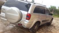A picture of Awoof Toyota RAV4 05 4x4 almost toks no need of
