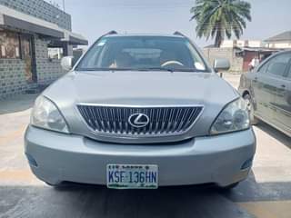 A picture of RX 330 Lexus