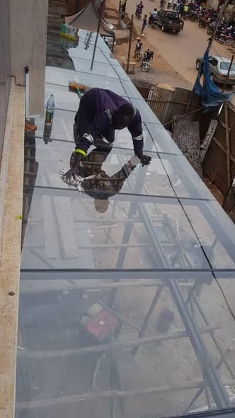A picture of Glass roofing experts