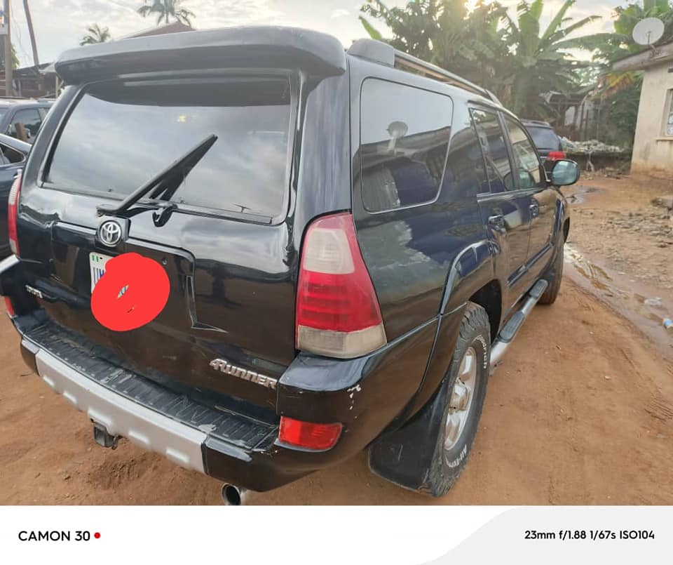 A picture of Toyota 4runner