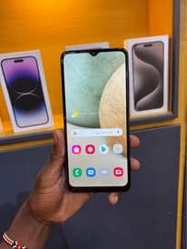 A picture of SAMSUNG GALAXY A12