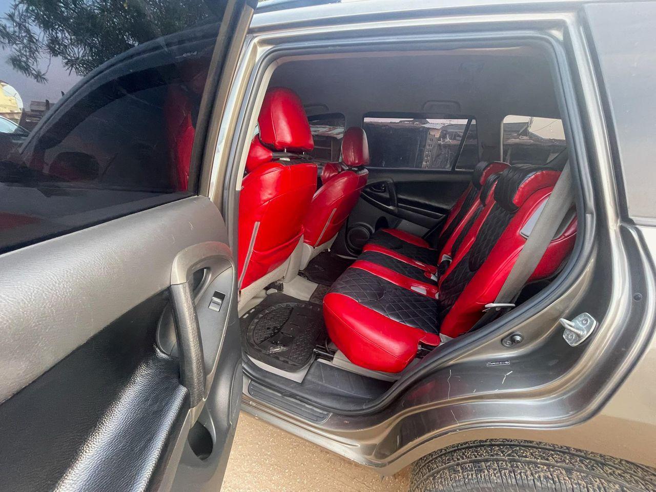A picture of Toyota Rav 4 2011