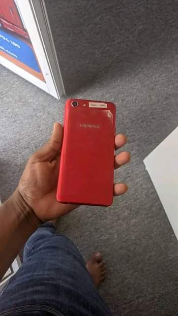 A picture of Oppo a83