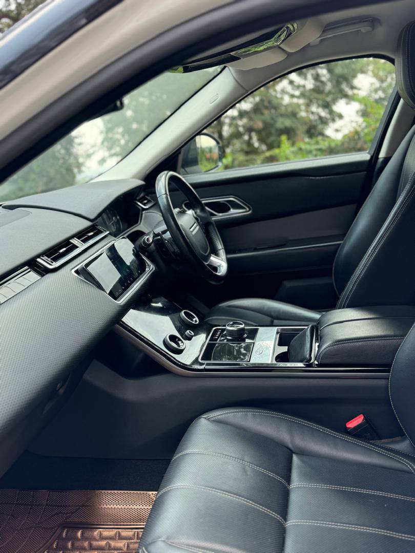 A picture of Range rover velar