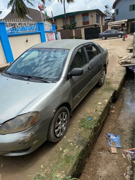A picture of Toyota Corolla 2004
