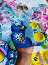 crocs