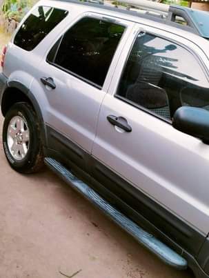 A picture of Ford escape 2003
