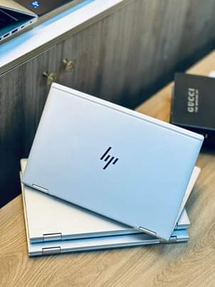A picture of HP ELITEBOOK 1030 G4 BEI 1 000 000 Specs CORE