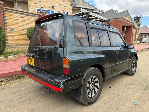 A picture of Suzuki escudo