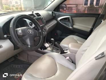 A picture of Sharp 08 Rav4 with a very sharp V6 engine and