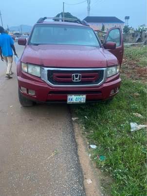 A picture of Super distress Honda ridgeline 2006