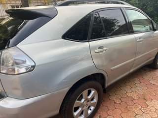 A picture of Lexus Rx330