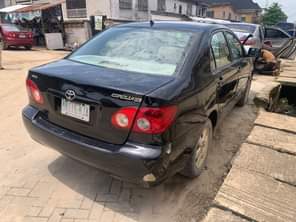 A picture of Corolla 05 AC gear and engine perfect condition Price 3