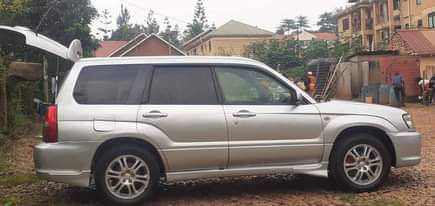 A picture of Subaru forestor 16m