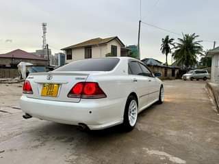 A picture of Toyota crown athletic