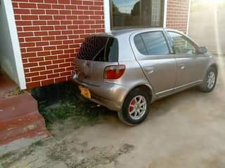 A picture of 2004 Toyota Vitz In stock